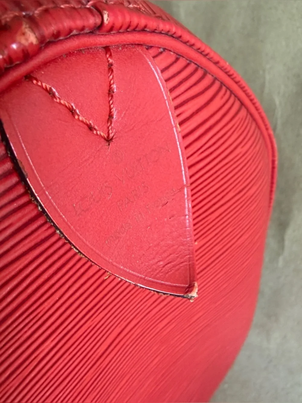 Louis Vuitton Speedy 30 in Épi Leather